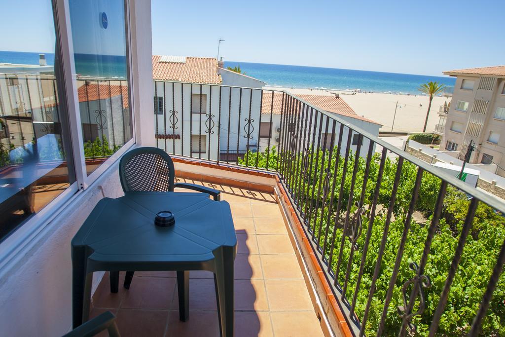 Hotel Comarruga Platja Ngoại thất bức ảnh